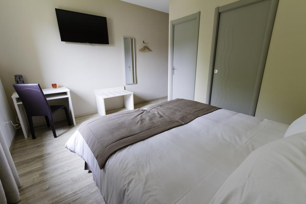 Hôtel Les Petits Oreillers Saint-Martin-dʼArdèche Zimmer foto